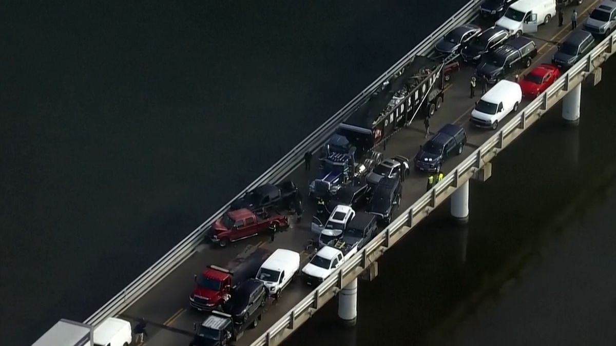 Na mostě v Marylandu se srazilo 43 aut